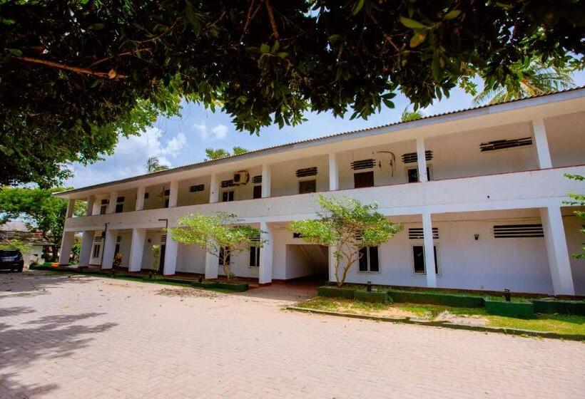 Отель Rest House Hambantota
