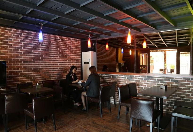 בית מלון כפרי Riverside