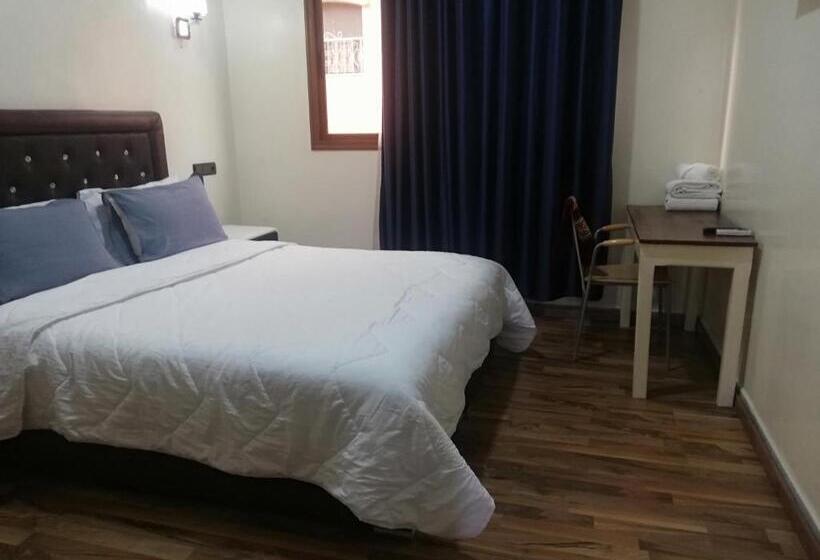 فندق School Ersat Azrou