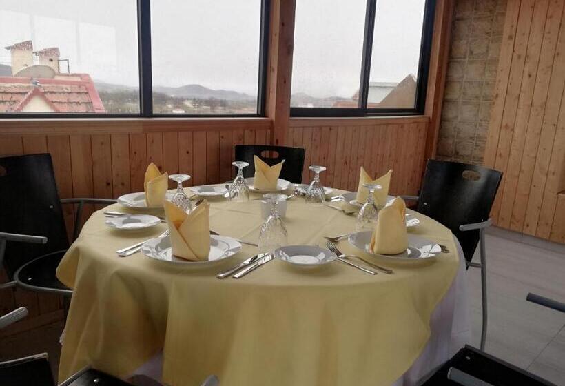 فندق School Ersat Azrou