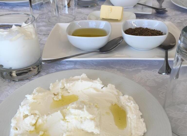 هتل Taybeh Golden