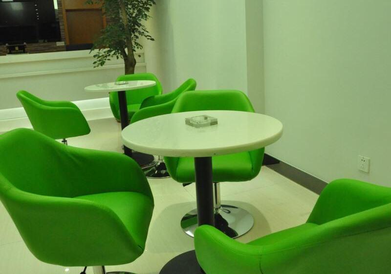 ホテル Vatica Heze Mudan Road Shangrila Square