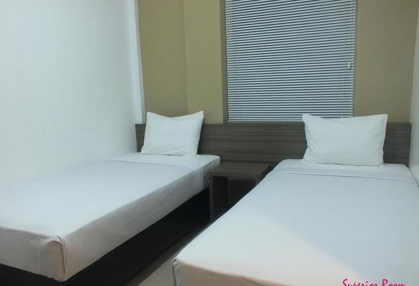 Отель Zamrud Malioboro