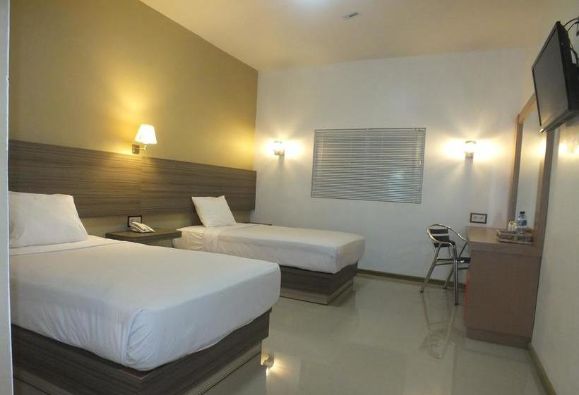 Отель Zamrud Malioboro