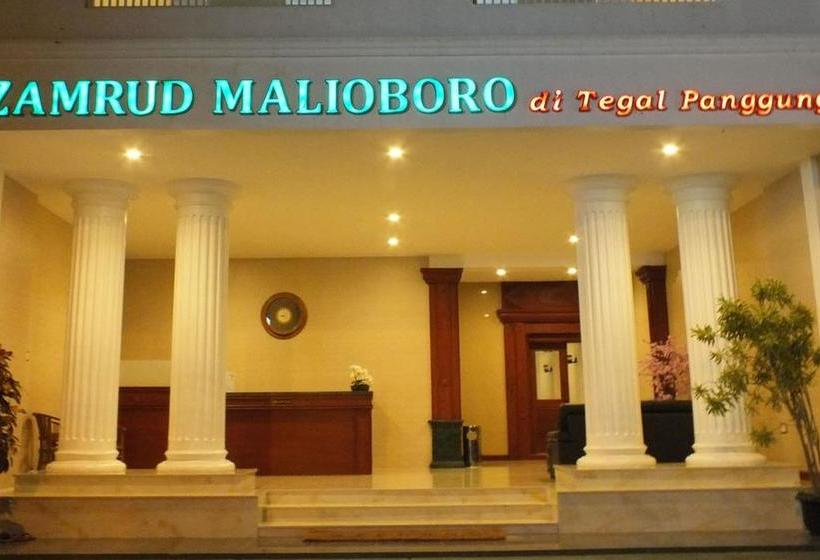 Отель Zamrud Malioboro