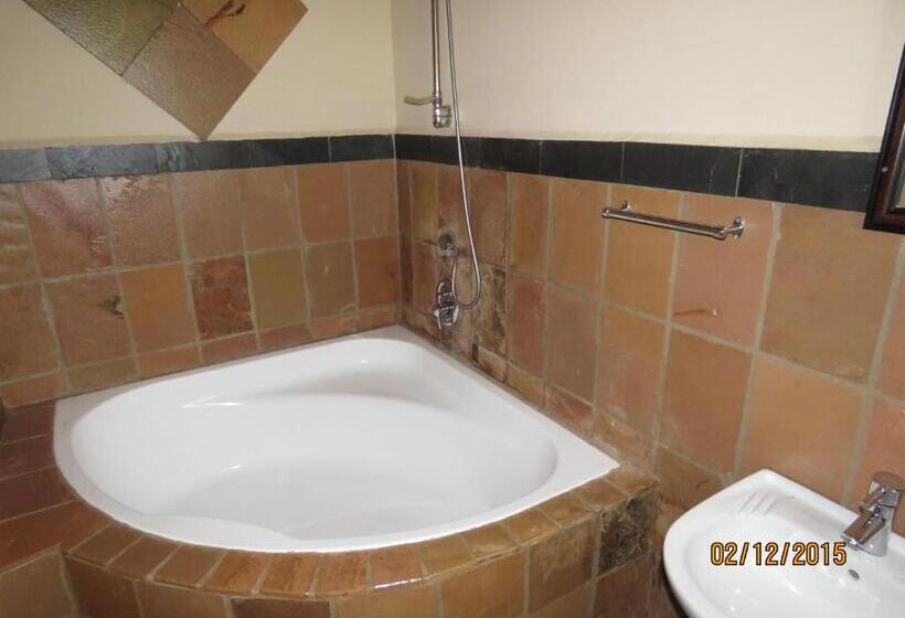 منتجع Abba Game Lodge