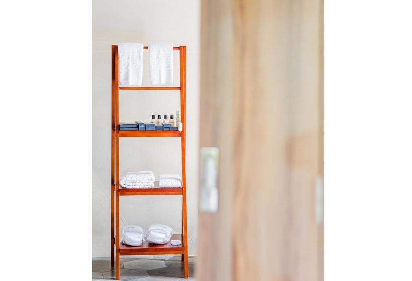 אתר נופש Planet Zero Retreat