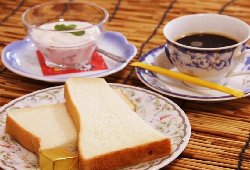 ريوكان Iris Yu