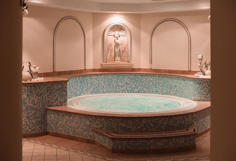 Aktiv & Familienhotel Adlernest