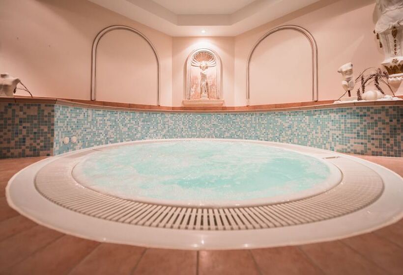 Aktiv & Familienhotel Adlernest