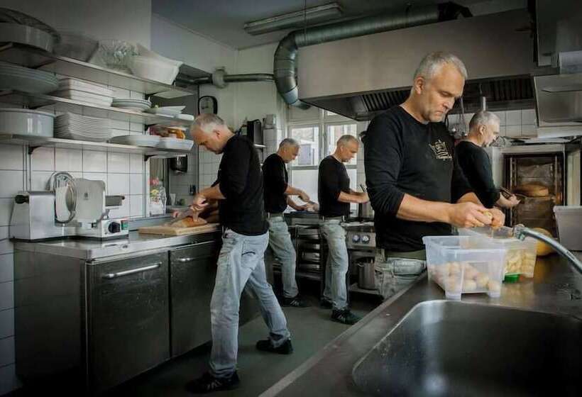 ユースホステル Fredensborg Vandrerhjem, I Kongens Baghave