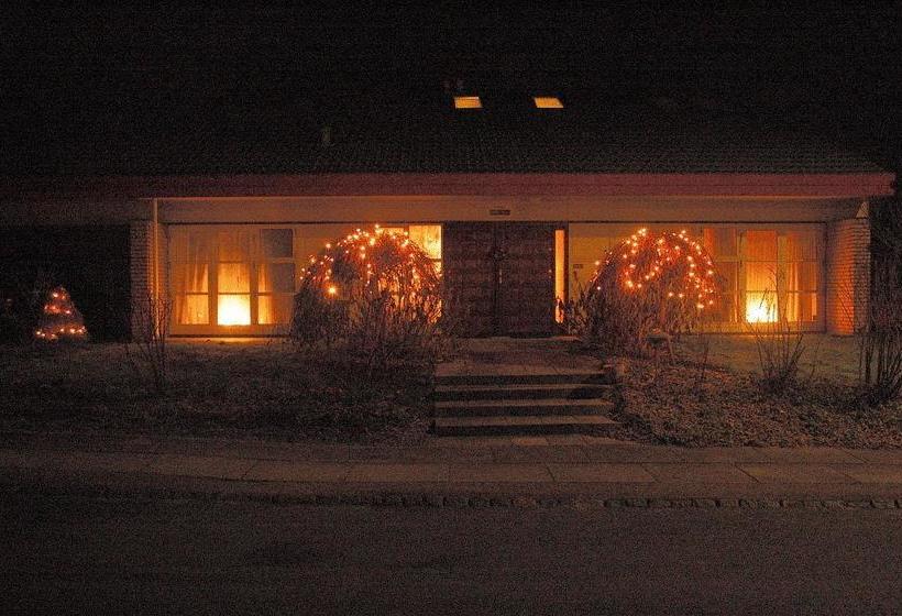 צימר Rosehouse Hillerød Bed And Kitchen