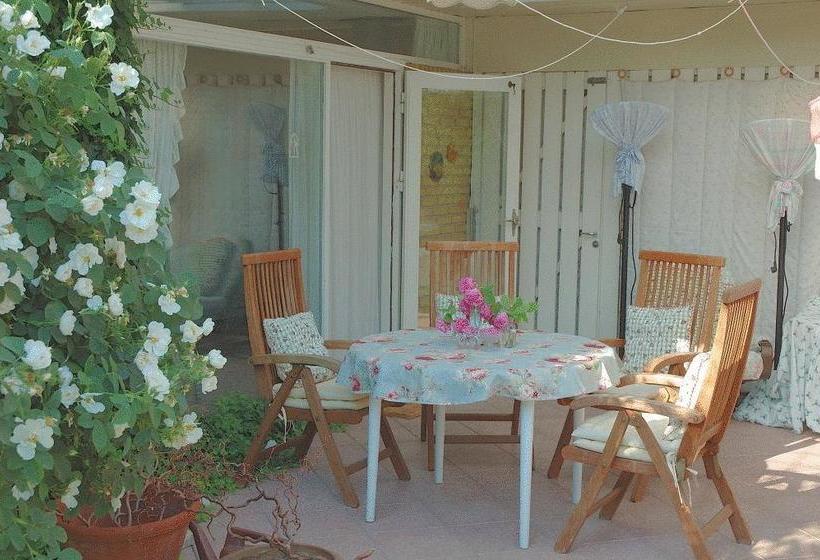 مبيت وإفطار Rosehouse Hillerød Bed And Kitchen