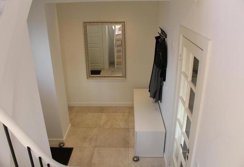 ベッドアンドブレックファースト Close But Quiet