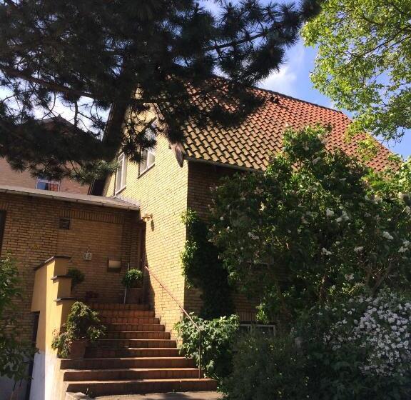 ベッドアンドブレックファースト Close But Quiet