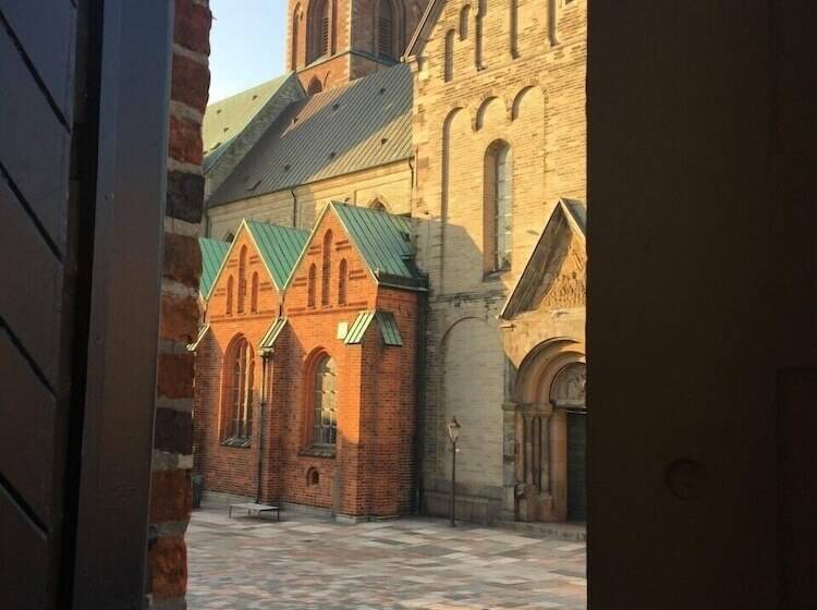 تختخواب و صبحانه Den Gamle Arrest