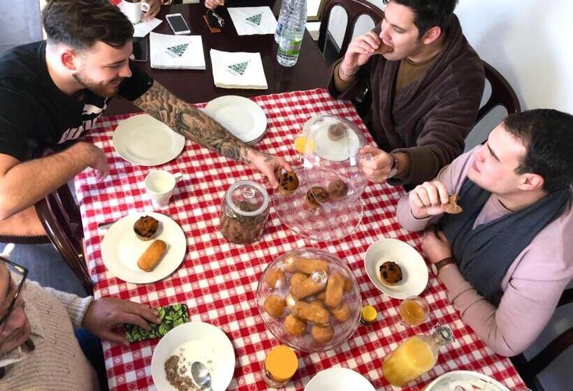 تختخواب و صبحانه Villa Zammitella