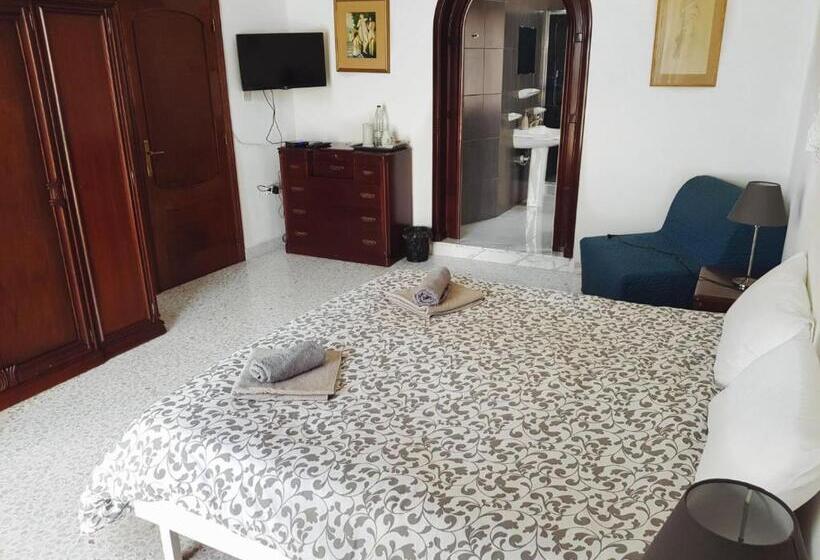 تختخواب و صبحانه Villa Zammitella