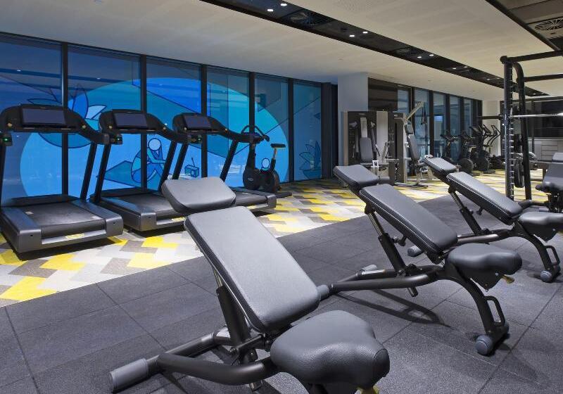 בית מלון כפרי Aloft Perth