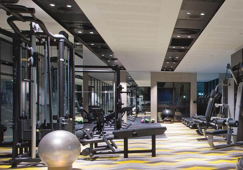 בית מלון כפרי Aloft Perth