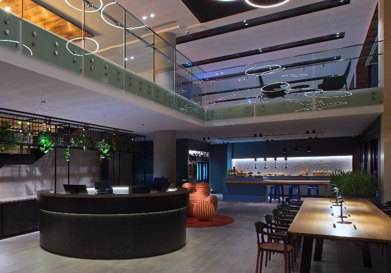 בית מלון כפרי Aloft Perth