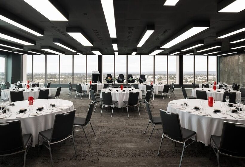 בית מלון כפרי Aloft Perth