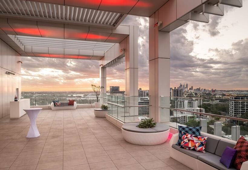 בית מלון כפרי Aloft Perth