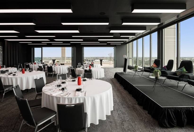 בית מלון כפרי Aloft Perth