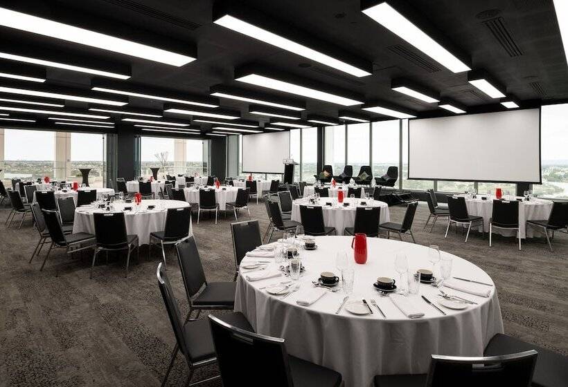 בית מלון כפרי Aloft Perth