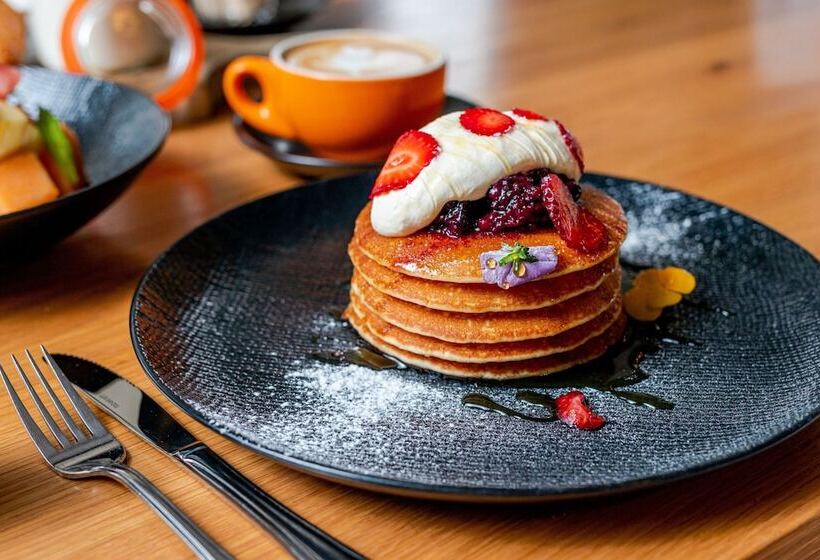 בית מלון כפרי Aloft Perth