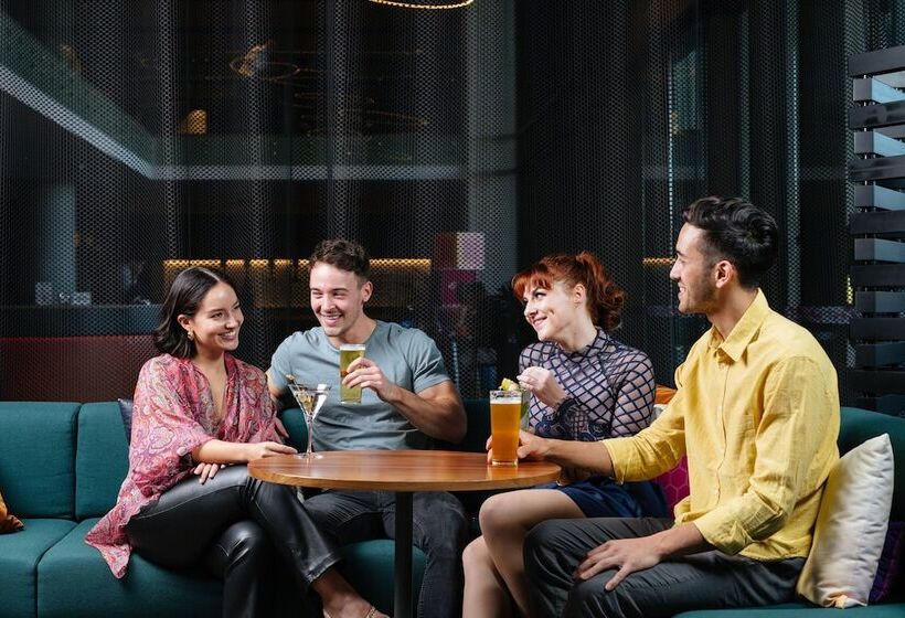 בית מלון כפרי Aloft Perth