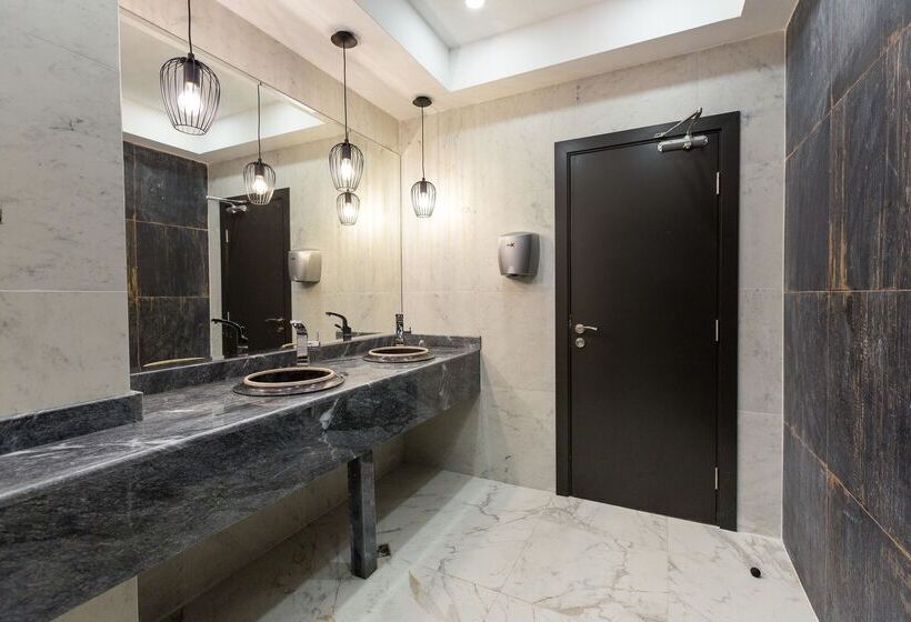 هتل Best Western Plus Premium Inn