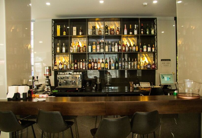 Отель Best Western Plus Premium Inn