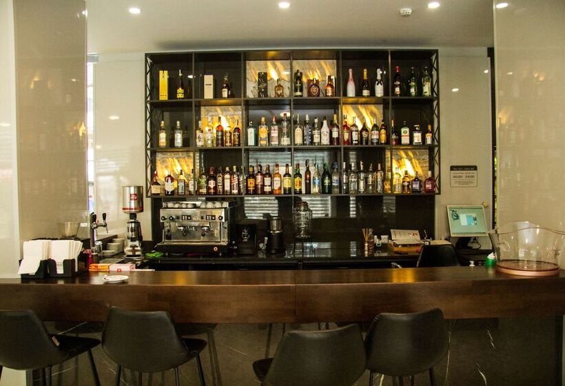 Отель Best Western Plus Premium Inn