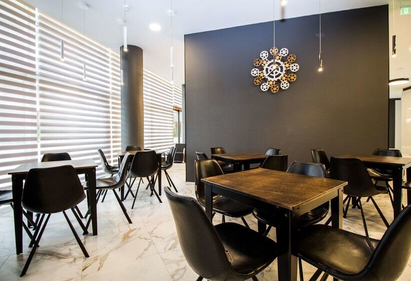 هتل Best Western Plus Premium Inn