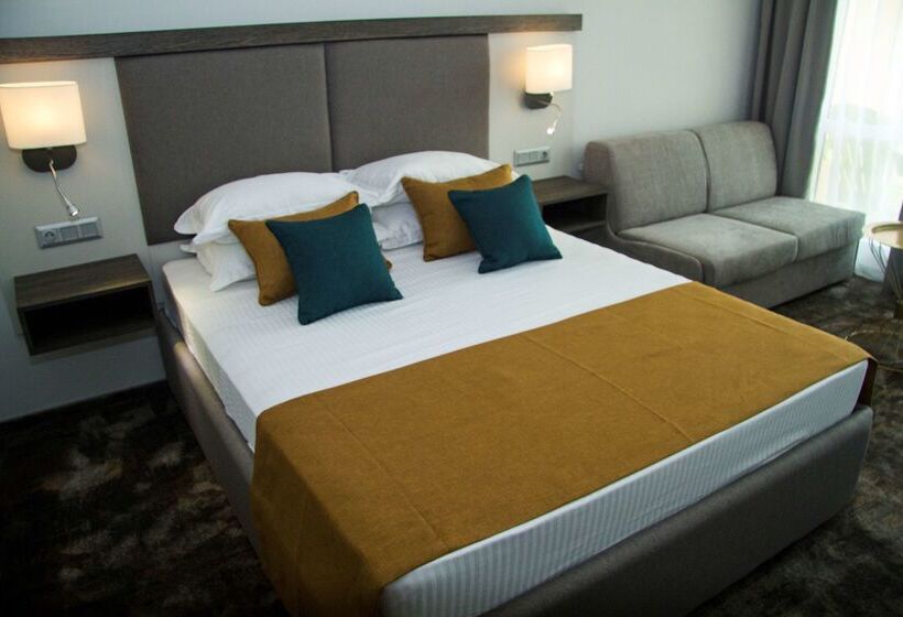 Отель Best Western Plus Premium Inn