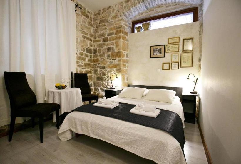 Отель Borna And Franko Rooms