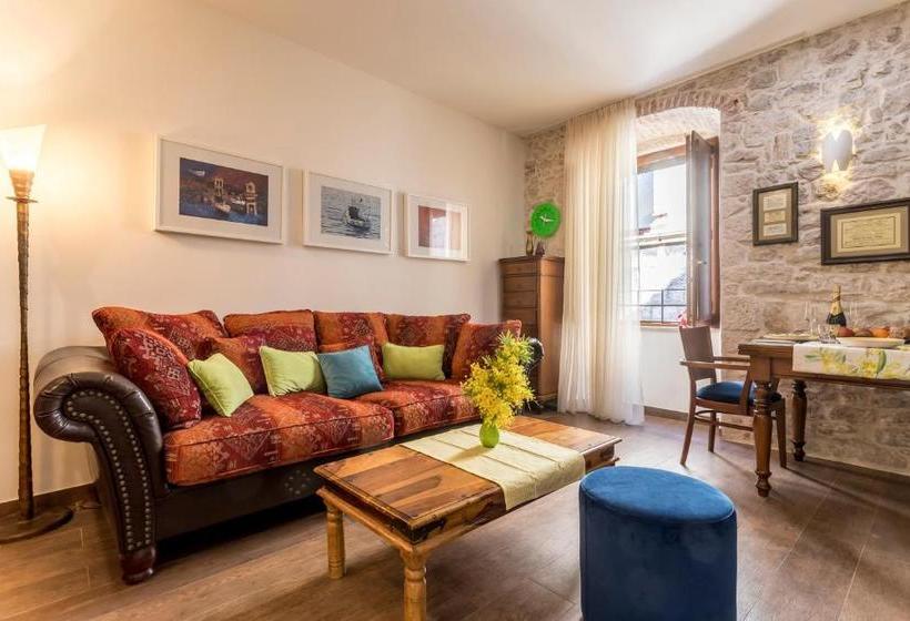 Отель Borna And Franko Rooms