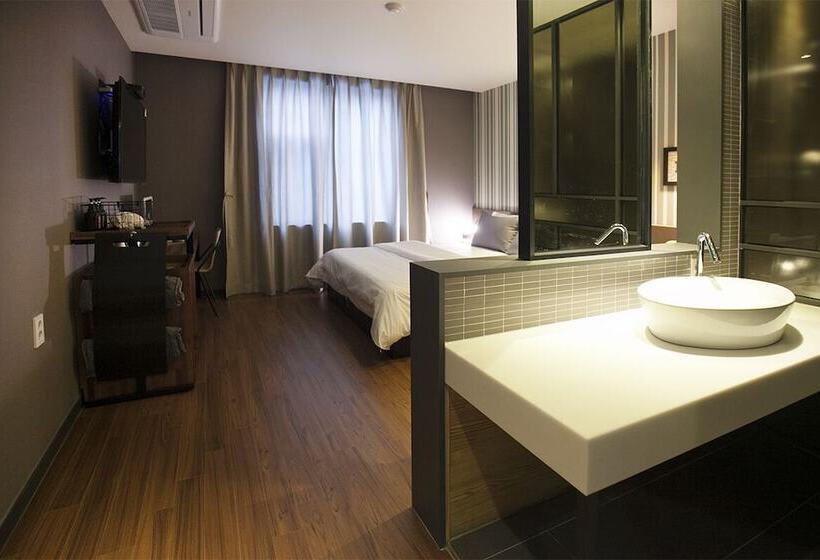 בית מלון כפרי Brown Dot