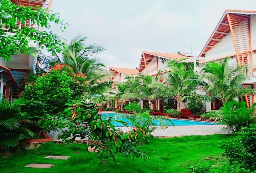 هتل Camellia Resort & Spa