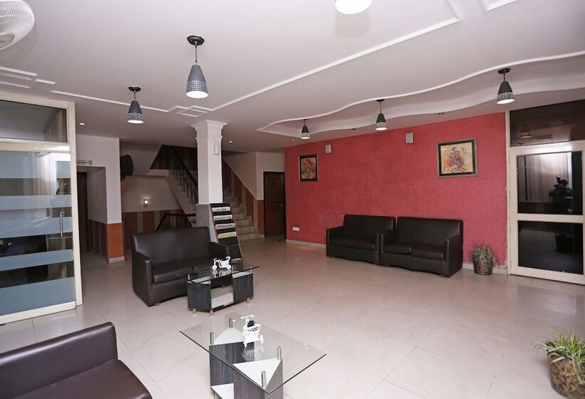 בית מלון כפרי Fabexpress Central Park