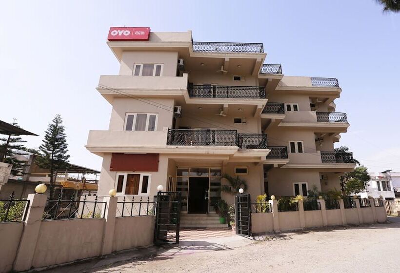 בית מלון כפרי Fabexpress Central Park