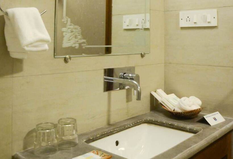 فندق Comfort Inn Emerald