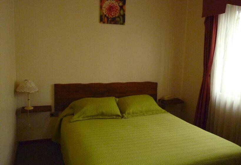 Отель De La Avenida