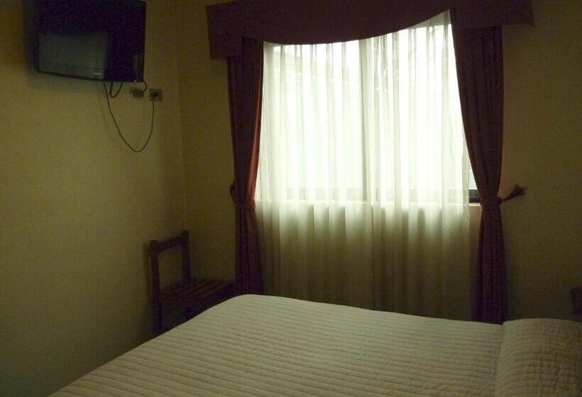 Отель De La Avenida