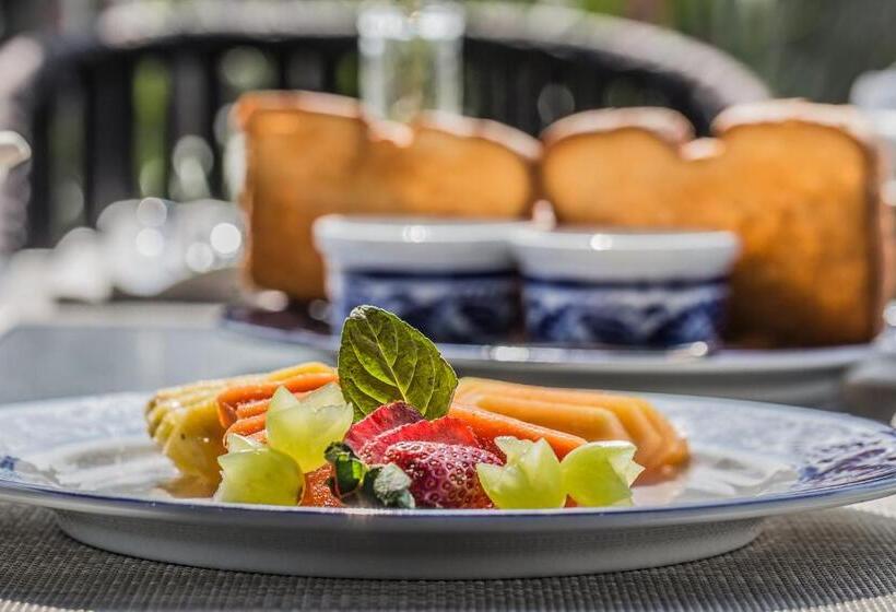 Domingo Santo Hotel Boutique