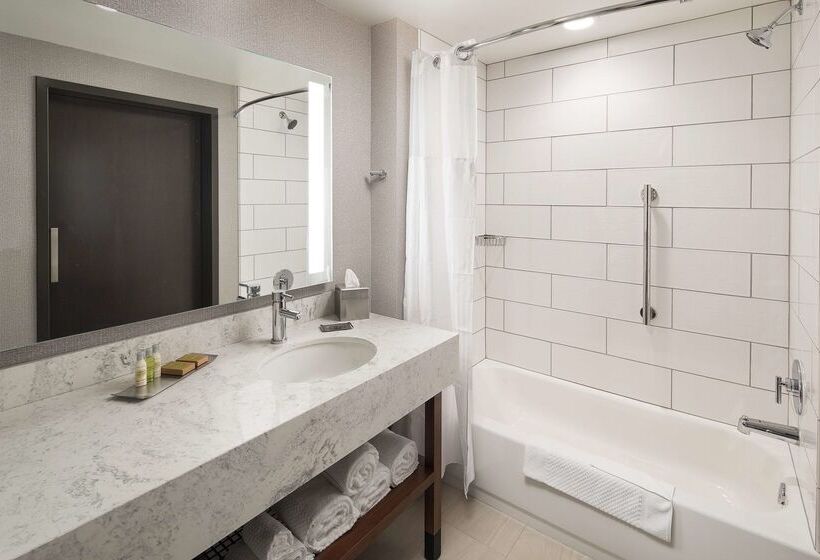 Отель Doubletree By Hilton Greeley At Lincoln Park