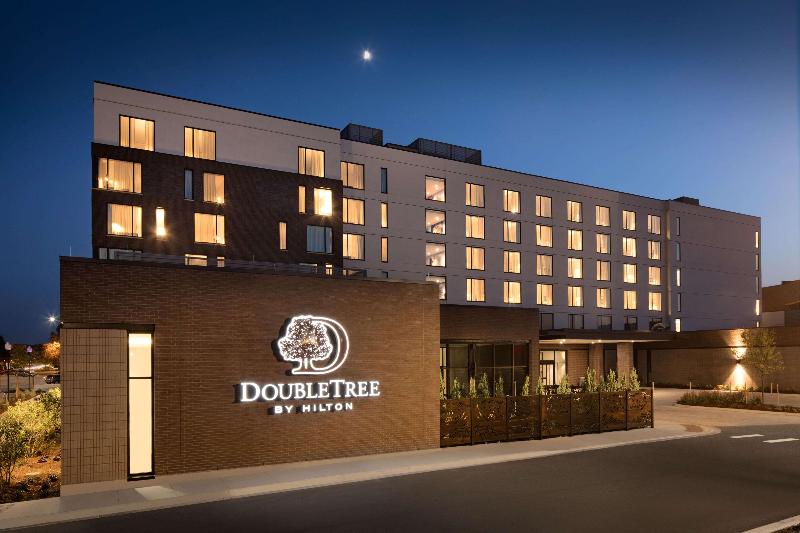 Отель Doubletree By Hilton Greeley At Lincoln Park