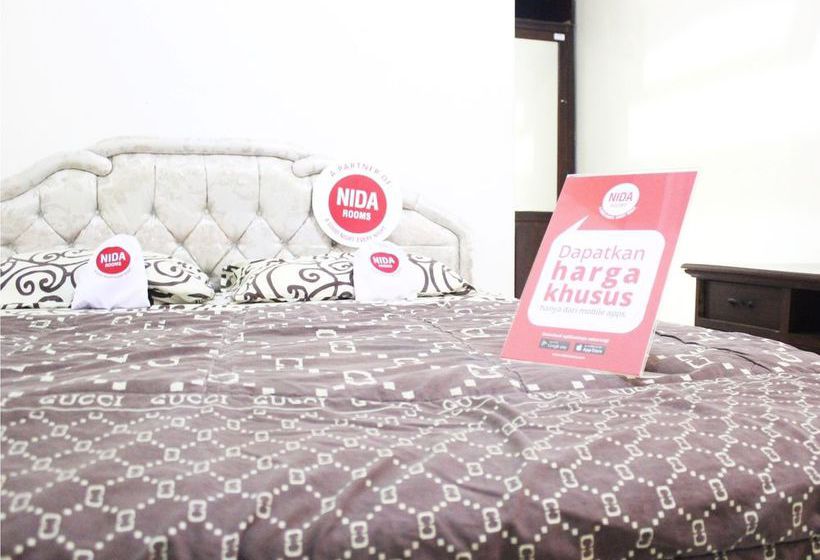 בית מלון כפרי Griya La Kusuma