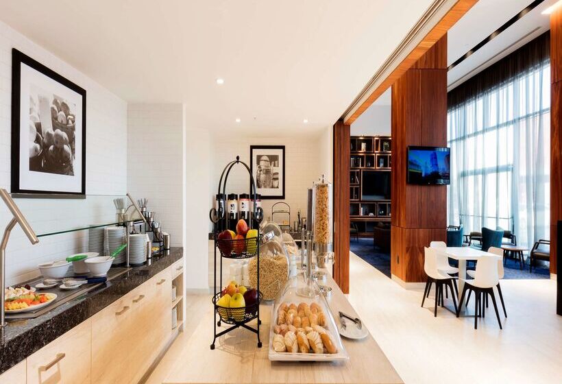 هتل Hampton Inn By Hilton Cancun Cumbres